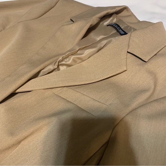 New York & Company 7th Avenue Design Studio Tan/Brown Blazer/Jacket. Size 8. - Picture 14 of 16